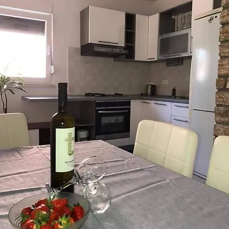 Guest house Apartmani San