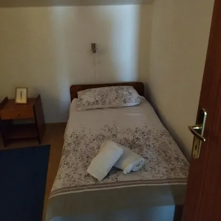 Guest house Apartmani San Grebastica