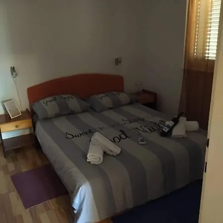 Guest house Apartmani San Grebastica