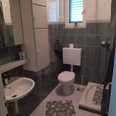 Guest house Apartmani San Grebastica